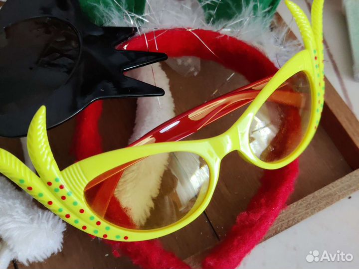 Новогодние аксессуары за всё