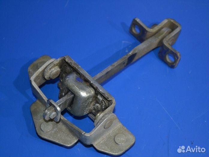 Ограничитель двери, правый scania R-series (01.04)