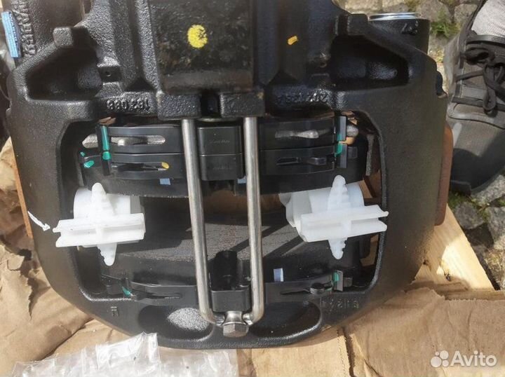 Суппорт полуприцепа Правый