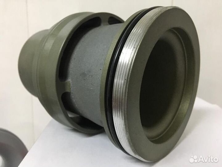 Стакан MerCruiser Bravo Three 3