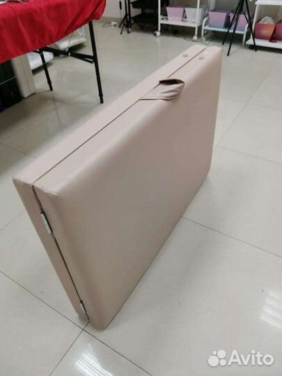 Кушетка косметологическая.Массажный стол