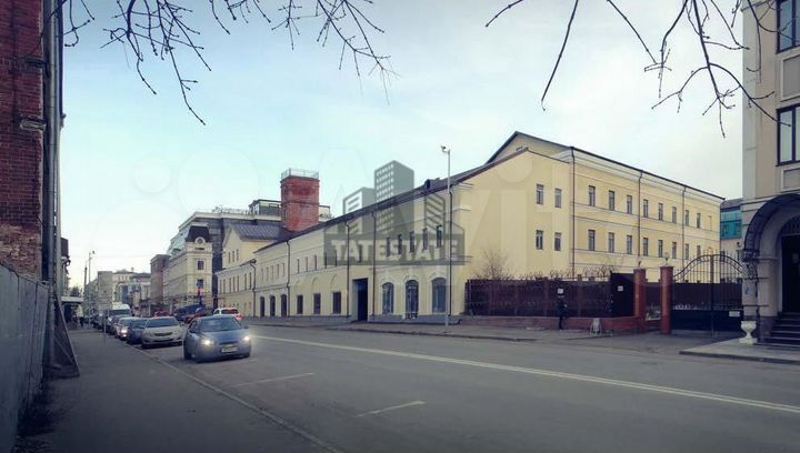 Сдается 1 ый этаж, в центре города 413м²