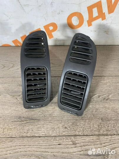 Дефлектор воздушный Mitsubishi-Мицубиси Colt (CJ)