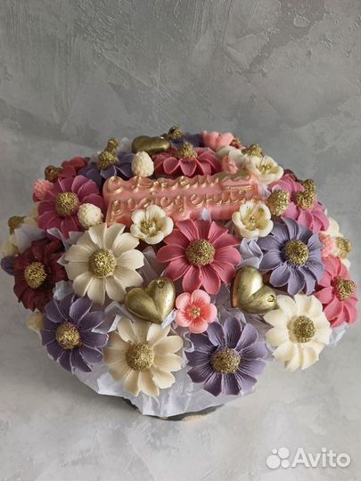 Букет цветов роз тюльпанов из шоколада к 8 марта