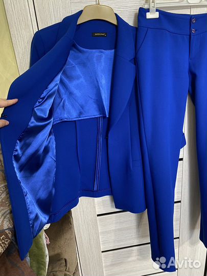 Брючный костюм женский