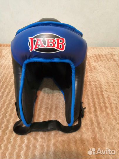 Шлем защитный для единоборств
