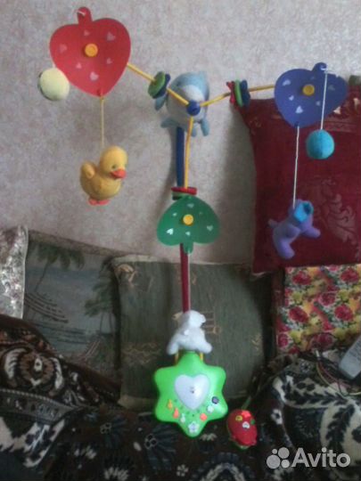 Продаю музык. карусель для младенцев/д-кроватки