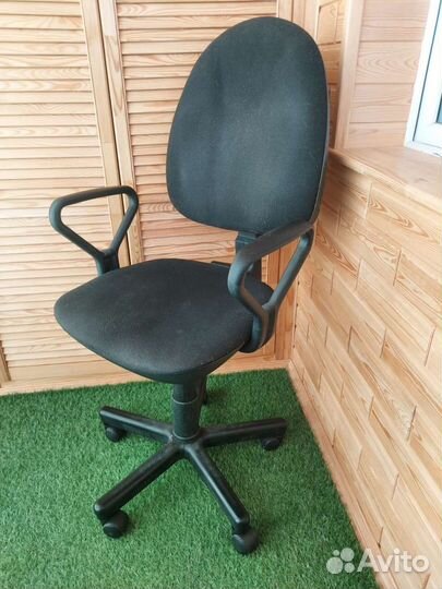 Компьютерное кресло