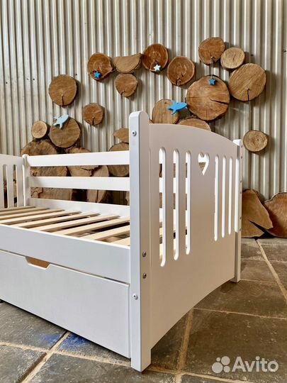 Кровать детская из массива бука