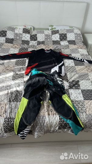 Кроссовый шлем ataki и форма для мотокросса