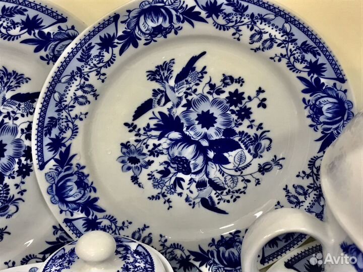 Прекрасный столовый сервиз гдр- кобальт