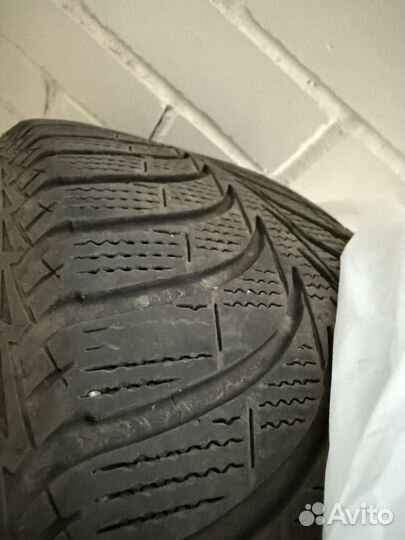 Goodyear UltraGrip Ice+ 215/55 R17 94