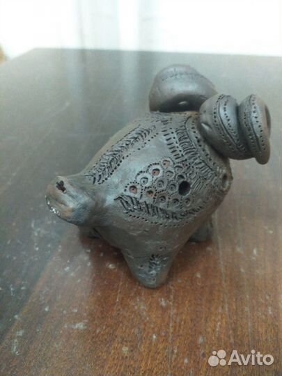 Глиняная игрушка - свистулька барашек