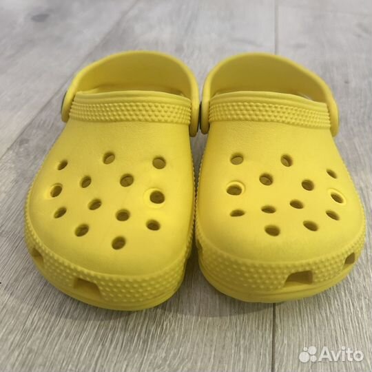 Сабо Crocs c8 + плавательный костюм