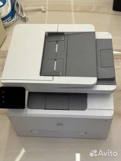 Принтер лазерный HP цветной