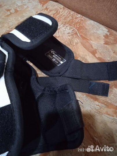 Налокотники хоккейные