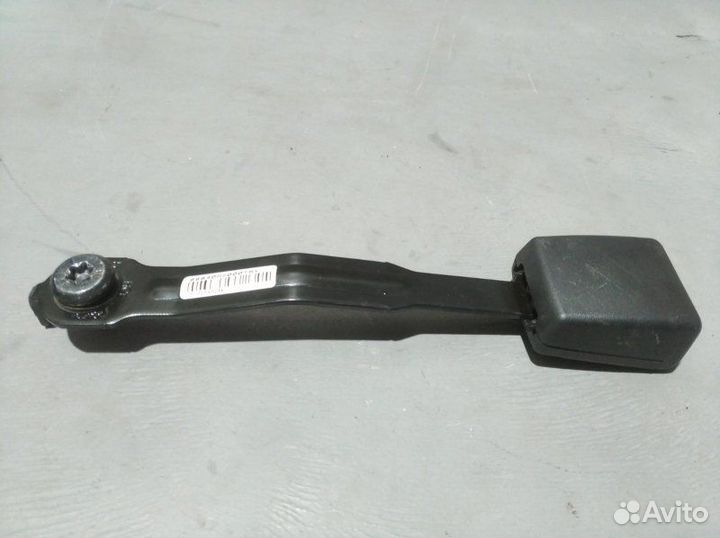 Ответная часть ремня безопасности передняя правая