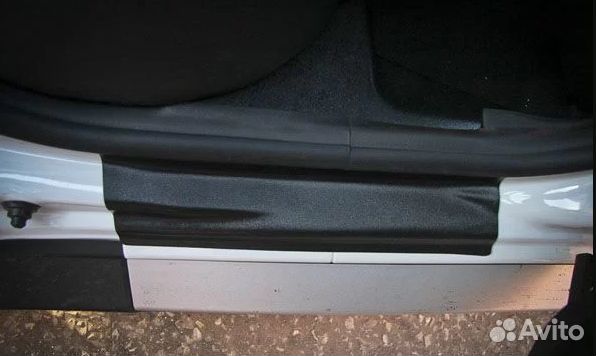 Накладки на пороги и бампер Renault Duster