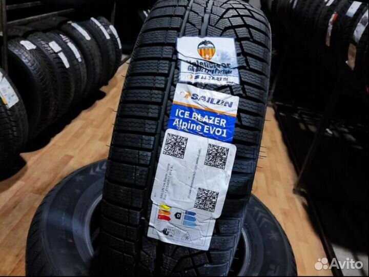 Sailun Ice Blazer Alpine EVO1 215/45 R17 91V