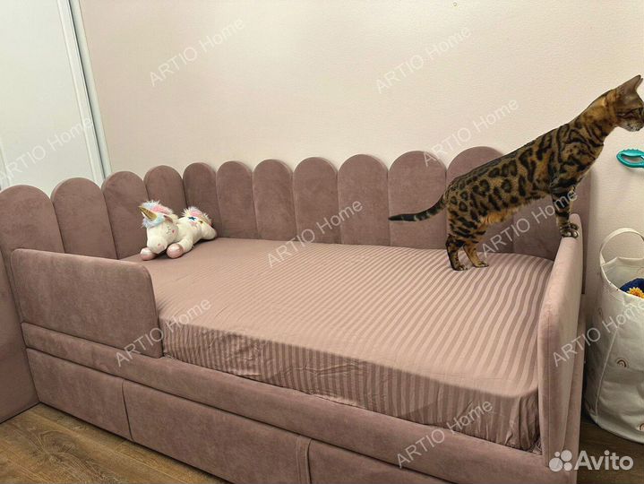 Детская кровать с ящиками