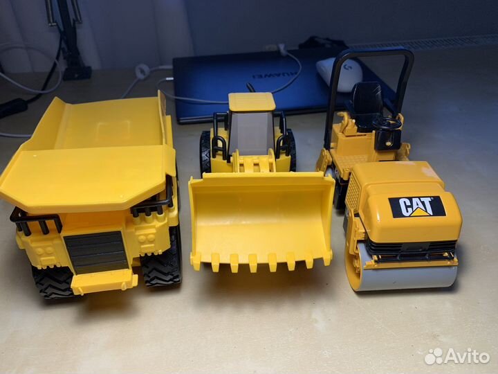 Игрушечные машины CAT