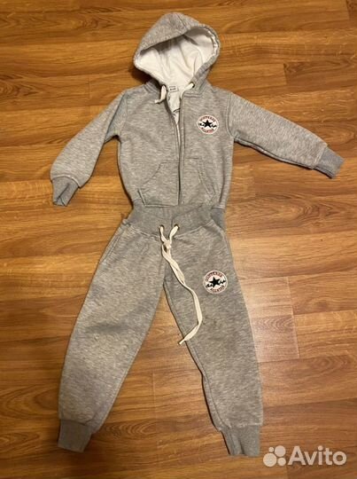 Спортивный костюм