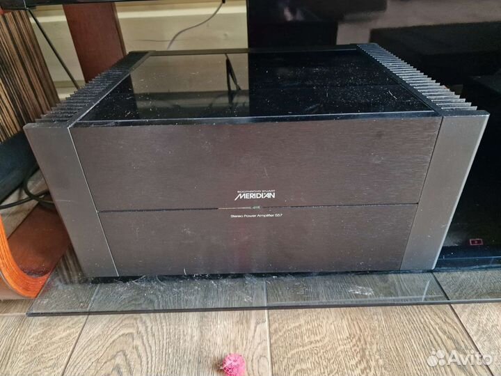 Усилитель мощности Meridian 557