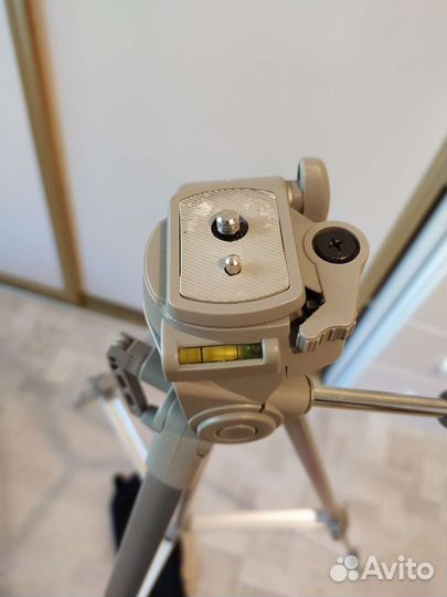 Штатив для фотоаппарата