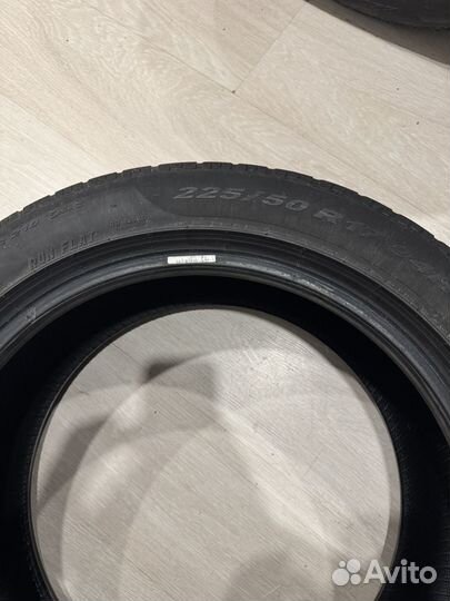 Pirelli Winter Sottozero 225/50 R17