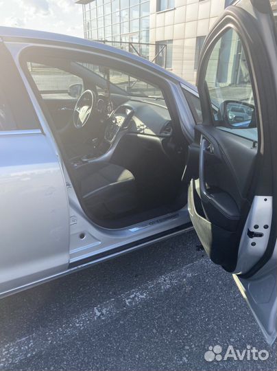 Opel Astra 1.6 МТ, 2011, 121 500 км