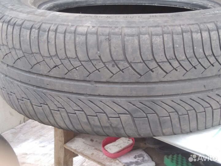Michelin 4X4 A/T 215/65 R16 98
