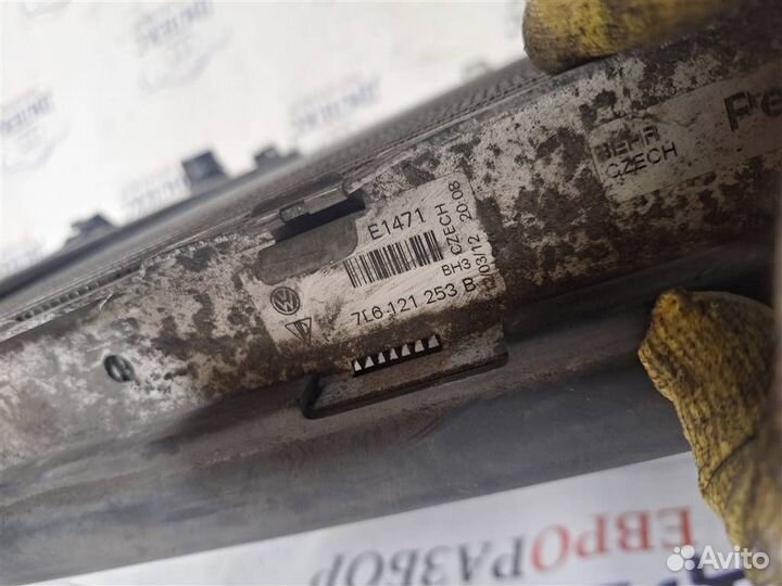 Радиатор основной Audi Q7 2005