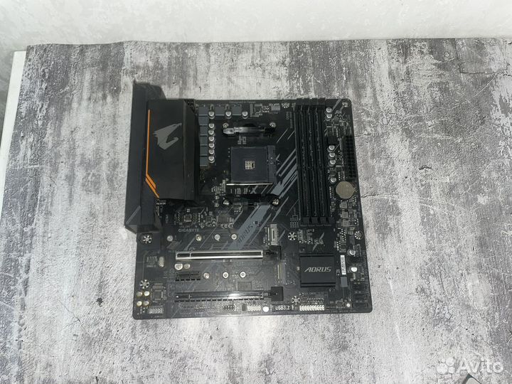 Материнская плата b550 aorus