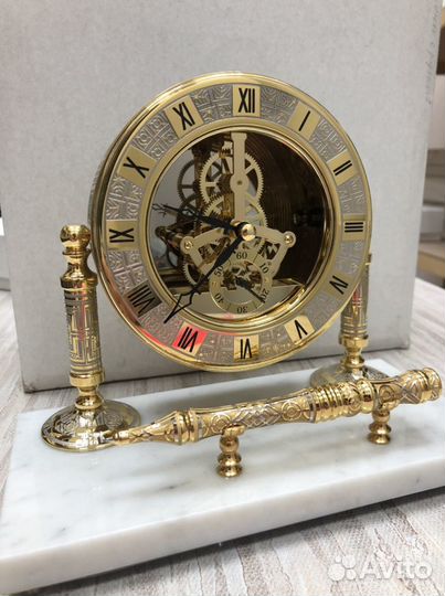 Часы скелетоны настольные
