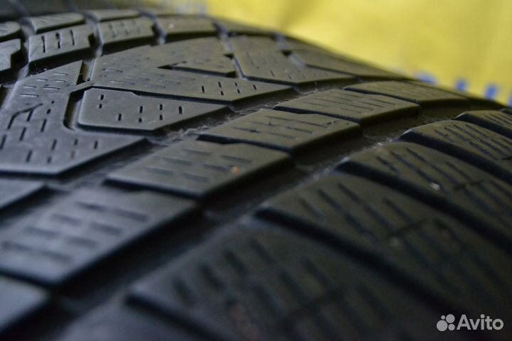 Pirelli Scorpion Winter 285/40 R20