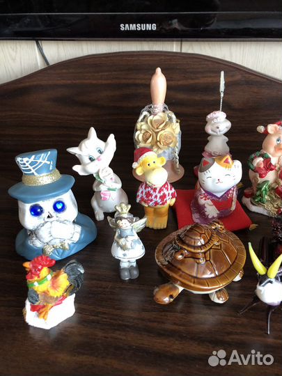 Статуэтки,сувениры