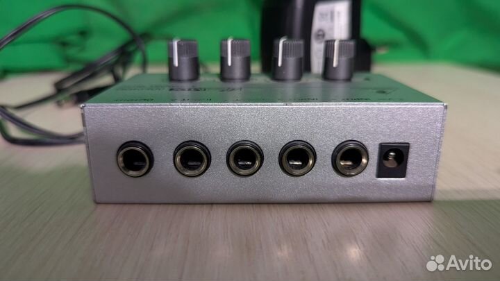 Микшерный пульт Behringer MX-400