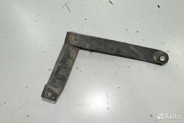 Кронштейн заднего бампера правый VW Touareg 1