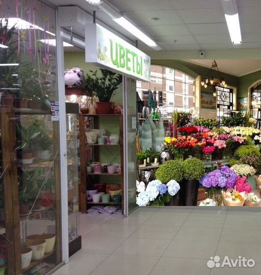 Продавец цветов в ночь и в день