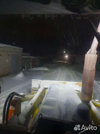 Услуги трактора экскаватора