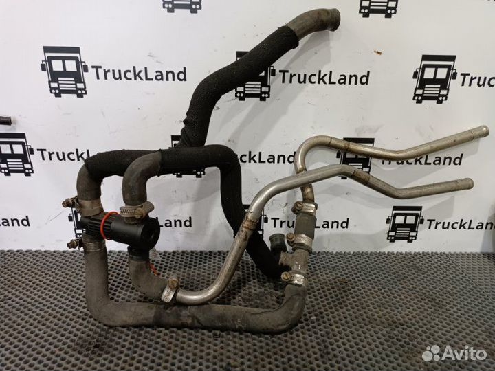 Трубки отопителя с стороны двигателя с клапаном в