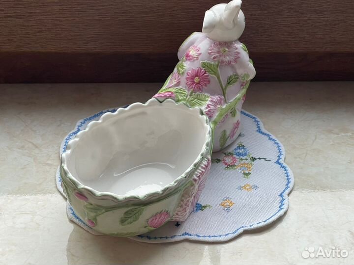 Пасхальный кролик с тележкой. Villeroy boch