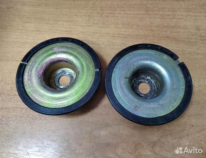 Опора амортизатора (верхняя) VW Passat B3 / golf 2