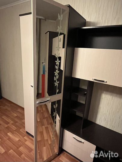 Шкаф деревянный