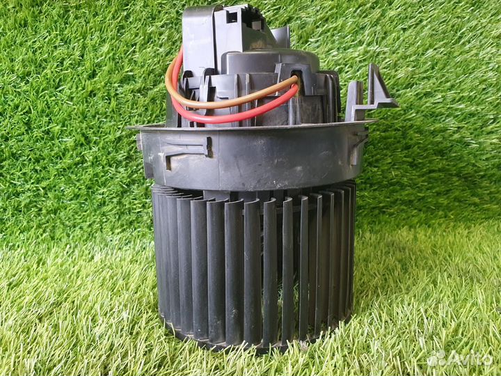 Моторчик печки Renault Sandero 2 K7MA812 1.5Л 2015