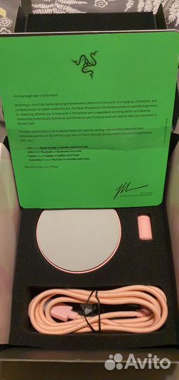 Конденсаторный микрофон Razer Seiren X Pink