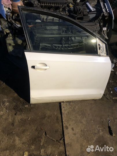 Дверь передня правая в сборе поло 5