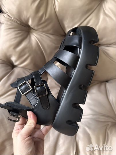 Сандалии босоножки новые