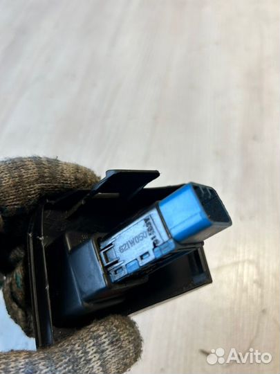 Кнопка подогрева сиденья левая Hyundai Elantra HD