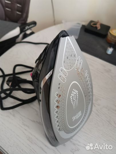 Утюг Redmond Steam Iron Skylron Rl-C254S